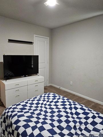 8235 Glasgow, San Antonio, TX 78223