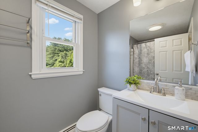 97 Nutmeg Drive, Manchester, CT 06040
