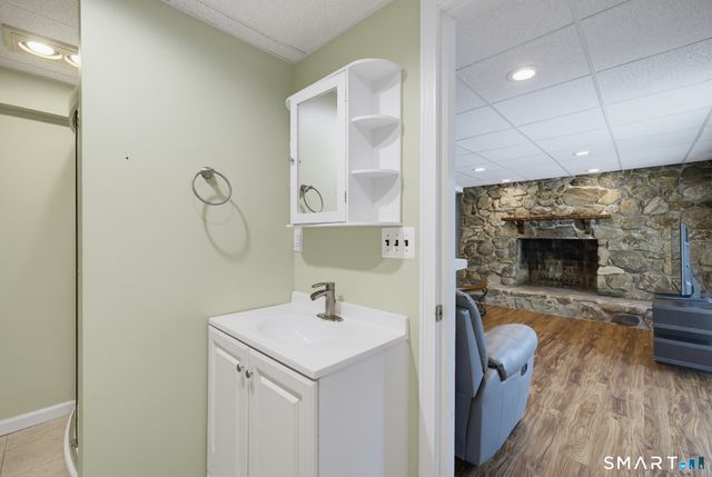97 Nutmeg Drive, Manchester, CT 06040