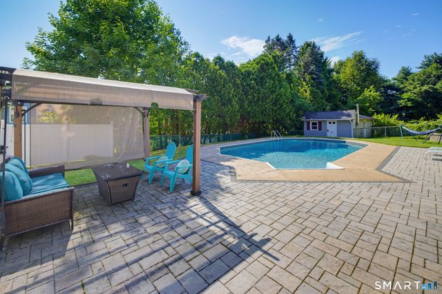97 Nutmeg Drive, Manchester, CT 06040