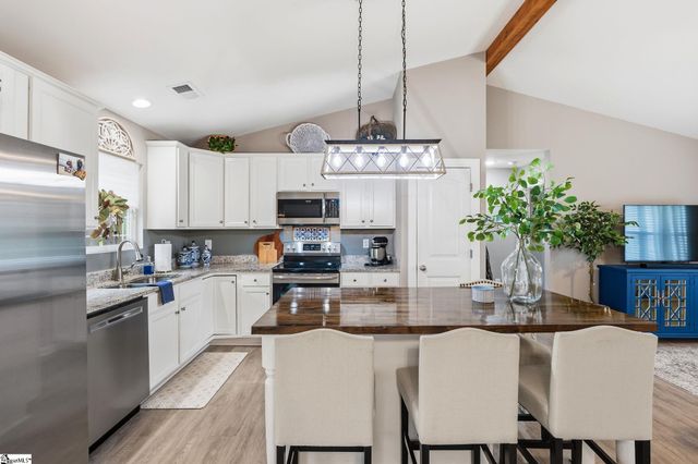 7607 S Old Laurens Road, Gray Court, SC 29645
