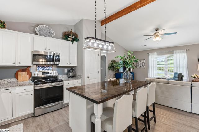 7607 S Old Laurens Road, Gray Court, SC 29645