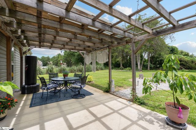 7607 S Old Laurens Road, Gray Court, SC 29645