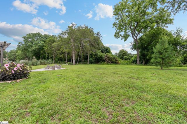 7607 S Old Laurens Road, Gray Court, SC 29645