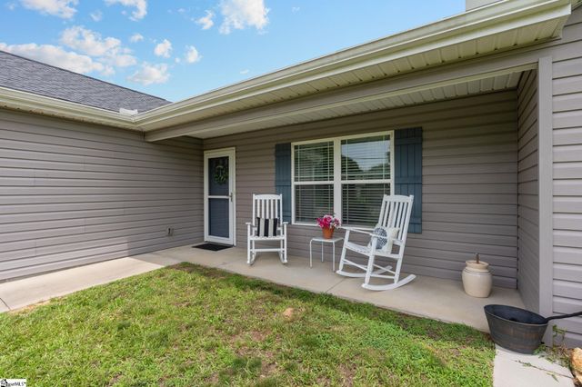 7607 S Old Laurens Road, Gray Court, SC 29645