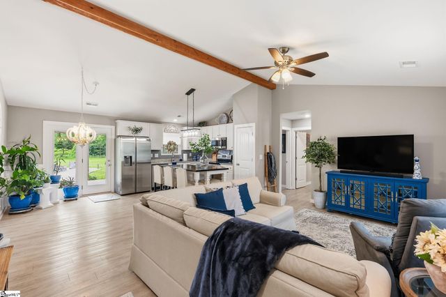 7607 S Old Laurens Road, Gray Court, SC 29645