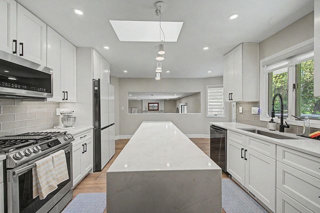 8641 Fairway Drive, St. John, IN 46373