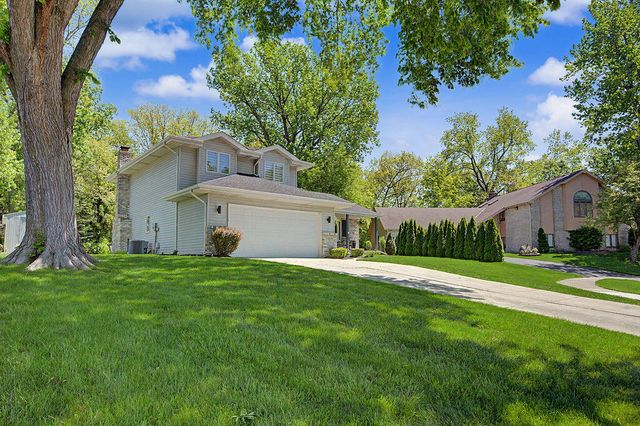 8641 Fairway Drive, St. John, IN 46373