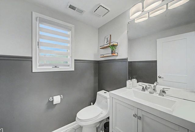 8641 Fairway Drive, St. John, IN 46373