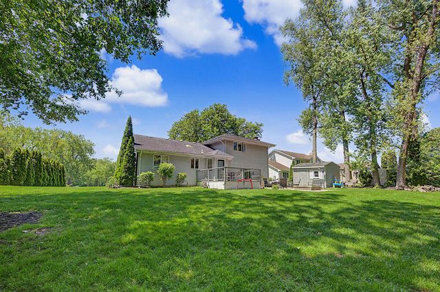 8641 Fairway Drive, St. John, IN 46373