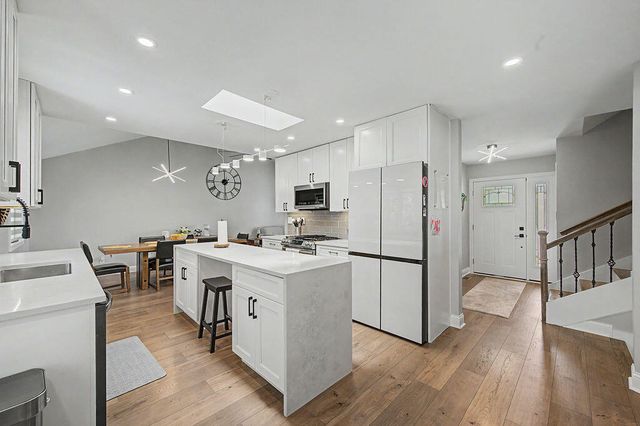 8641 Fairway Drive, St. John, IN 46373