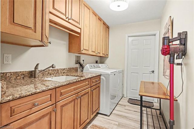 9874 Campbell CIR, Naples, FL 34109