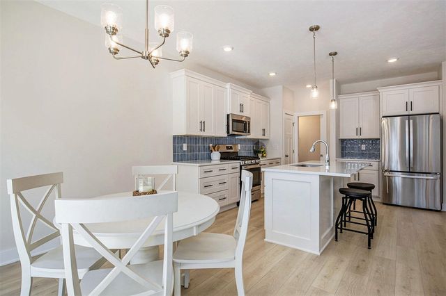 4818 Hidden River Avenue 51, Wyoming, MI 49418