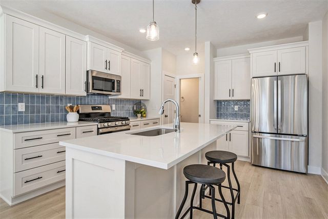 4818 Hidden River Avenue 51, Wyoming, MI 49418