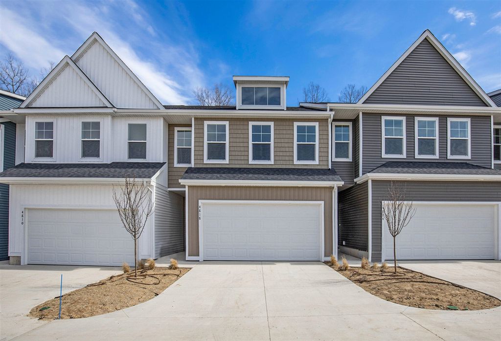 4818 Hidden River Avenue 51, Wyoming, MI 49418