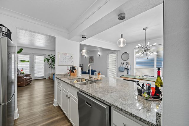 5927 E University Boulevard 221, Dallas, TX 75206