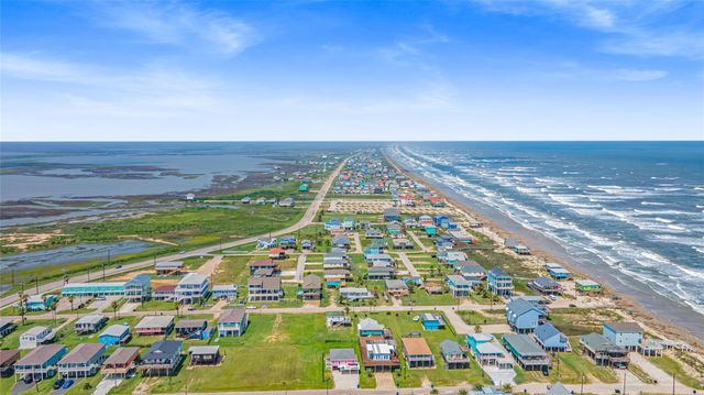231 Coral Court, Surfside Beach, TX 77541
