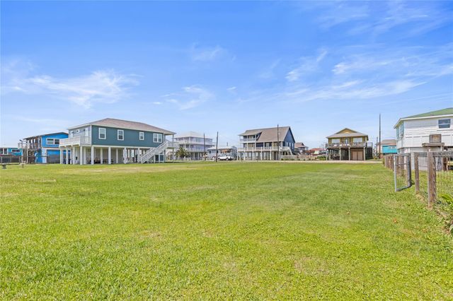 231 Coral Court, Surfside Beach, TX 77541