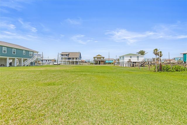231 Coral Court, Surfside Beach, TX 77541