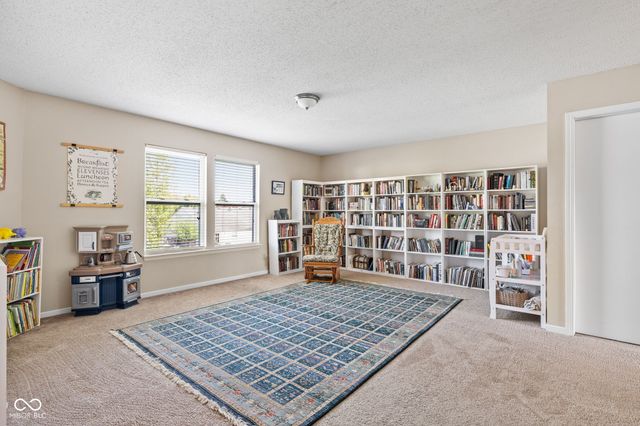 5687 N Jamestown Drive, Mccordsville, IN 46055