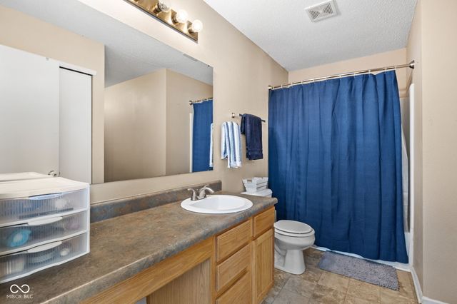 5687 N Jamestown Drive, Mccordsville, IN 46055