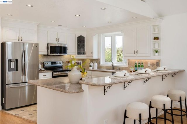 7434 7434 Larkdale Ave, Dublin, CA 94568