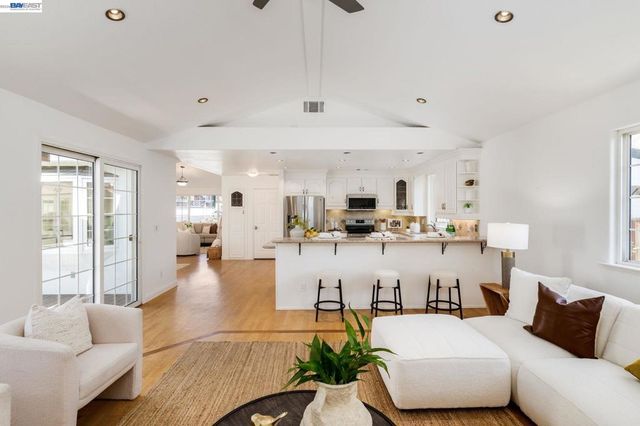 7434 7434 Larkdale Ave, Dublin, CA 94568