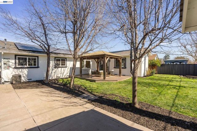 7434 7434 Larkdale Ave, Dublin, CA 94568