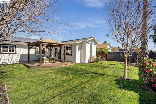 7434 7434 Larkdale Ave, Dublin, CA 94568