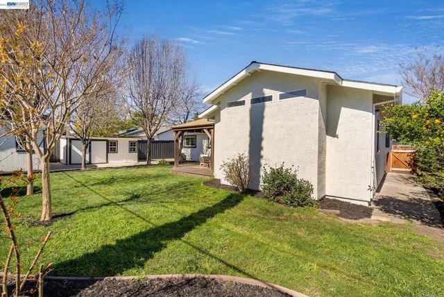 7434 7434 Larkdale Ave, Dublin, CA 94568