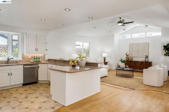 7434 7434 Larkdale Ave, Dublin, CA 94568