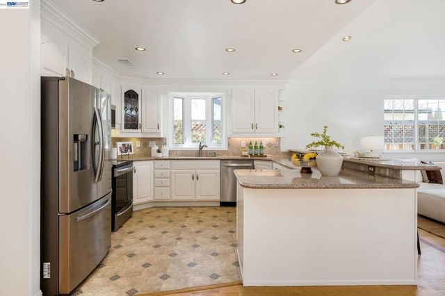 7434 7434 Larkdale Ave, Dublin, CA 94568