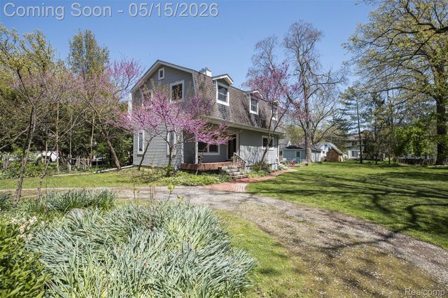 25425 6th Street, Grosse Ile Township, MI 48138