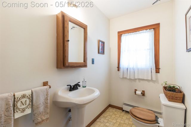 25425 6th Street, Grosse Ile Township, MI 48138