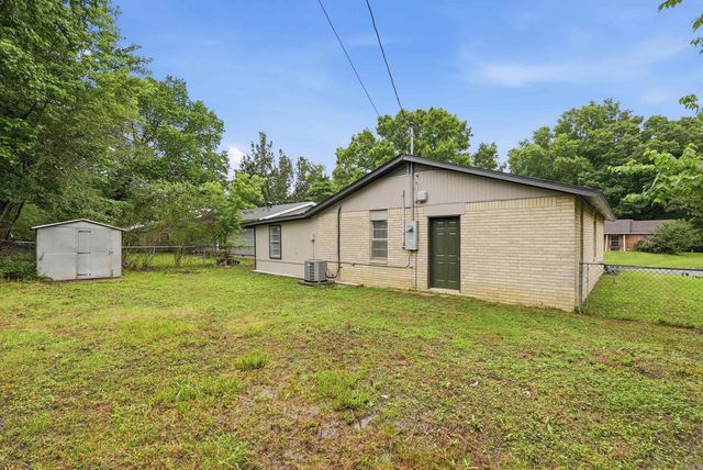 10 Brookway Ln, Sherwood, AR 72120