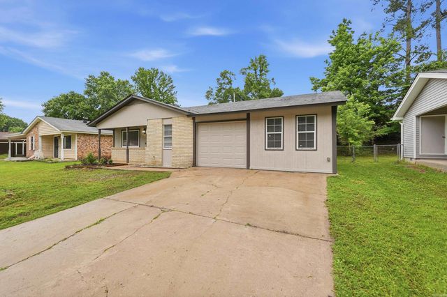 10 Brookway Ln, Sherwood, AR 72120