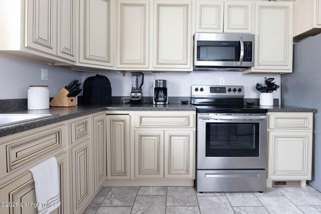 2513 W Hill St, Louisville, KY 40210