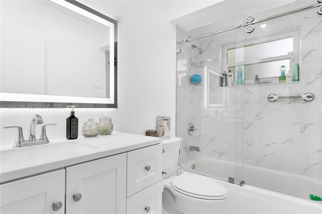 11184 Sangria Ct, Boca Raton, FL 33498