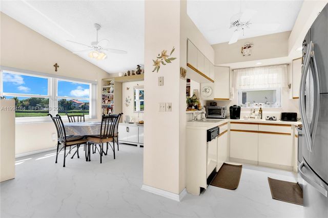 11184 Sangria Ct, Boca Raton, FL 33498