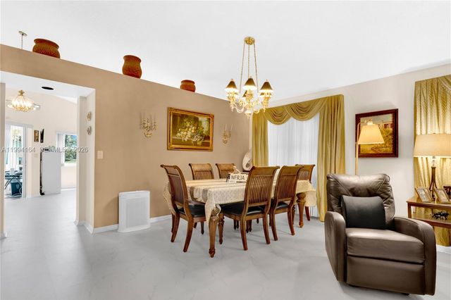 11184 Sangria Ct, Boca Raton, FL 33498