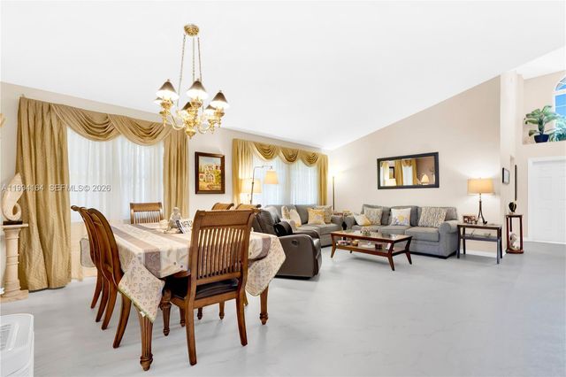 11184 Sangria Ct, Boca Raton, FL 33498