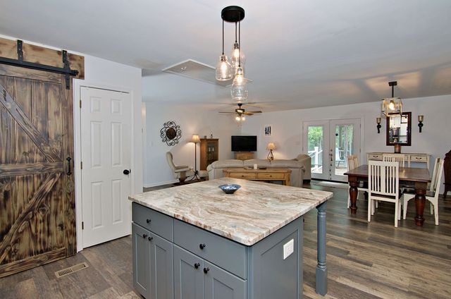 1279 Coneross Point Drive, Seneca, SC 29678