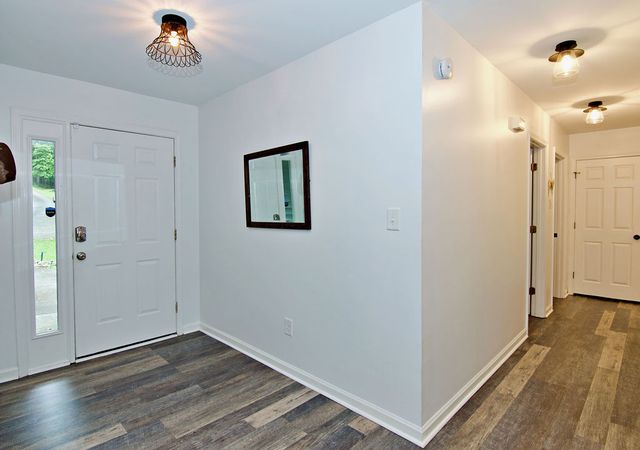 1279 Coneross Point Drive, Seneca, SC 29678