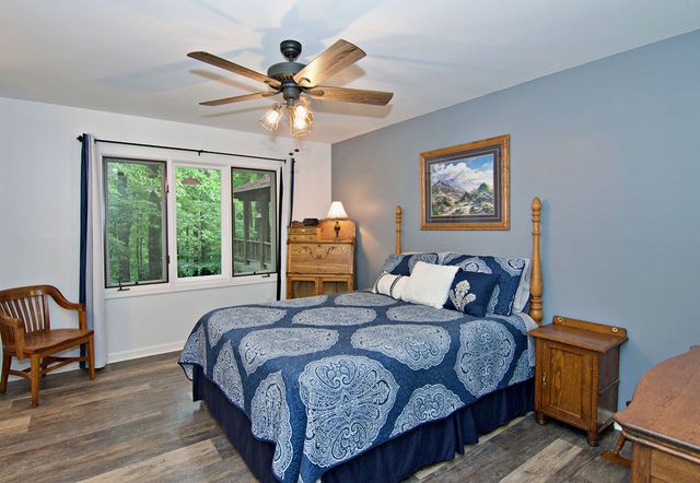 1279 Coneross Point Drive, Seneca, SC 29678