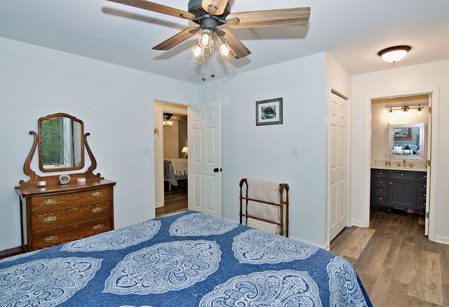 1279 Coneross Point Drive, Seneca, SC 29678