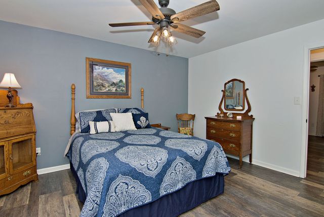 1279 Coneross Point Drive, Seneca, SC 29678