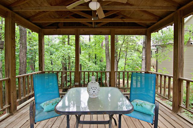 1279 Coneross Point Drive, Seneca, SC 29678