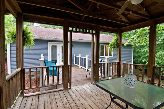 1279 Coneross Point Drive, Seneca, SC 29678