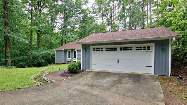 1279 Coneross Point Drive, Seneca, SC 29678