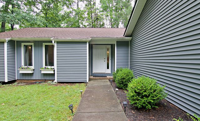 1279 Coneross Point Drive, Seneca, SC 29678